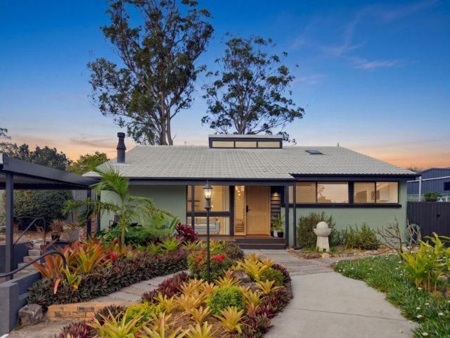 Beautifully Renovated Family Retreat on 612m²