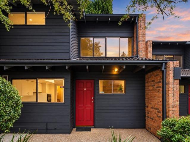 Beautifully Renovated Full Brick Townhouse In A Premier Lifestyle Location
