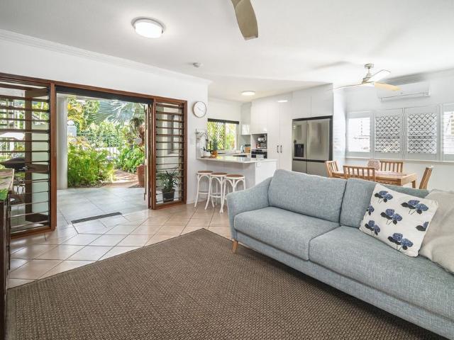 BEAUTIFULLY RENOVATED & FULLY FURNISHED METRES FROM THE CORAL SEA