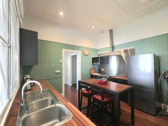 Beautifully Renovated & Fully Furnished 3 Bedroom Home – Close to CBD & Hospital