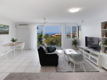 BEAUTIFULLY RENOVATED & FURNISHED COASTAL UNIT IN PRIME CALOUNDRA LOCATION
