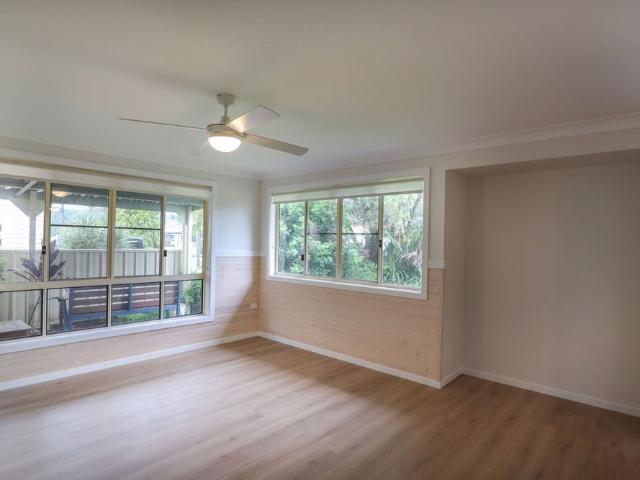 BEAUTIFULLY RENOVATED HOUSE IN QUIET NEIGHBOURHOOD INCLUDES UTILITIES