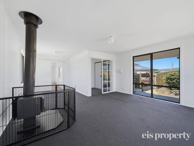 Beautifully Renovated Home With Modern Comfort And Convenience