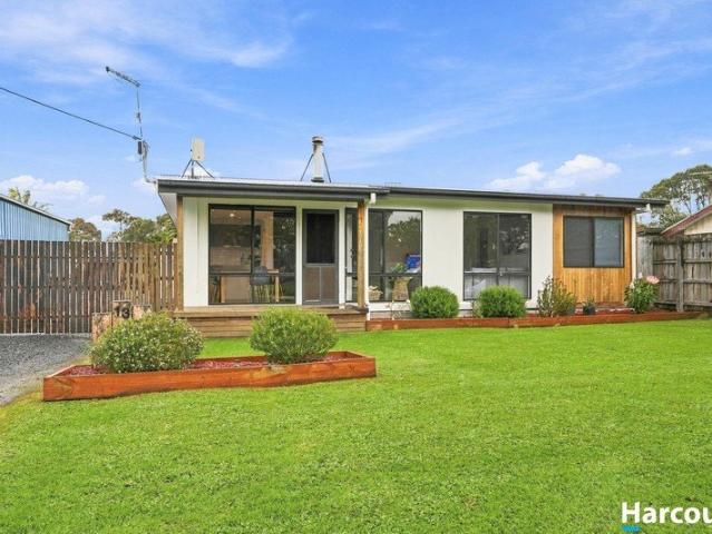 Beautifully Renovated Home in Peaceful Port Franklin