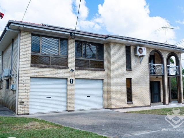 Beautifully Renovated Home in Prime Macgregor Location!