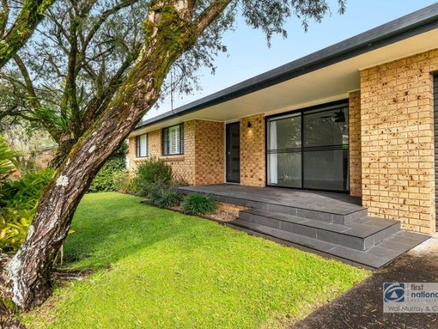 BEAUTIFULLY RENOVATED HOME IN QUIET CUL DE SAC