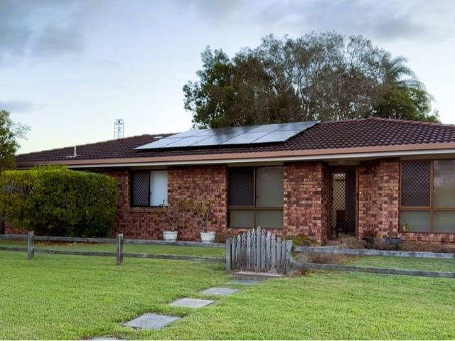Beautifully Renovated Home in SoughtAfter Scarness MoveIn Ready Coastal Living