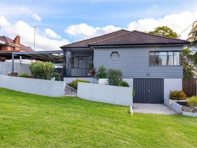 BEAUTIFULLY RENOVATED IN PRIME LOCATION