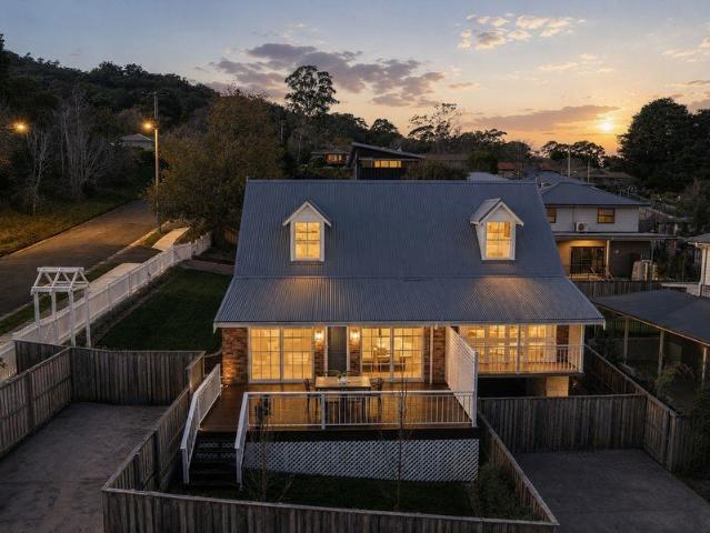 Beautifully Renovated In Town Country Home