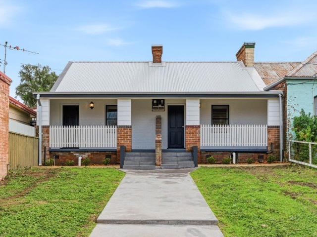 Beautifully Renovated One Bedroom Residence