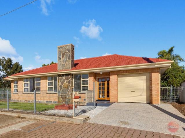 BEAUTIFULLY RENOVATED LOW MAINTENANCE HOME