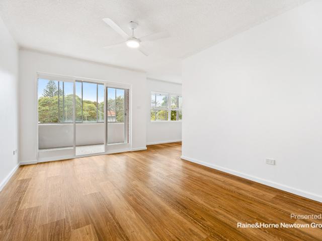 Beautifully Renovated North East Facing Apartment with Tandem Parking