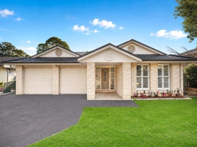 Beautifully Renovated Single Level Family Home with Premium Finishes Beechwood Homes