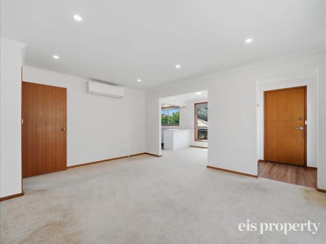 Beautifully Renovated, Spacious Two Bedroom Unit In New Town