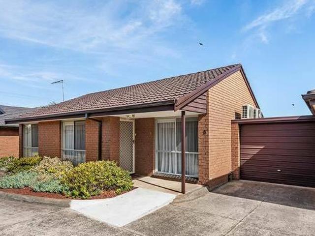 Beautifully Renovated Stylish Unit with no Body Corporate fees