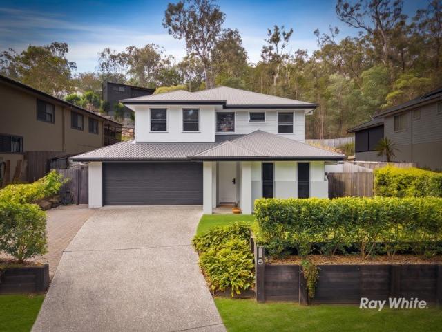 BEAUTIFULLY RENOVATED, PERFECTLY POSITIONED. THE ADDRESS YOU DESERVE