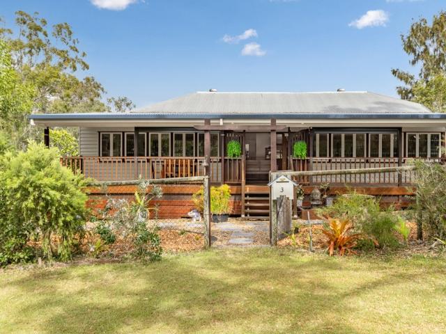 Beautiful character home in prime position. Opposite Paraweena Bushland Reserve and just metres to Sunset beach