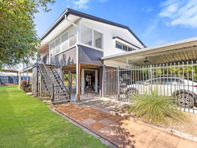 Beautifully Renovated Queenslander with Endless Potential Close to the City!