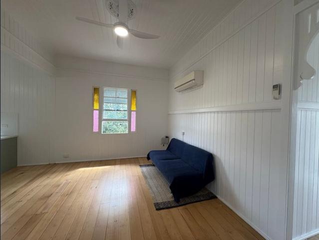 BEAUTIFULLY RENOVATED QUEENSLANDER