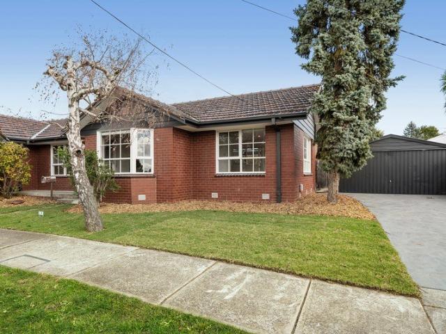 Beautifully Renovated with Unrivalled Six Car Garaging