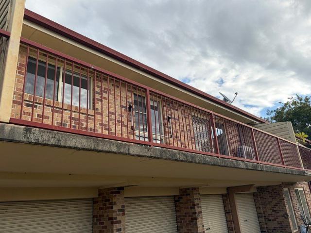 Beautifully Renovated Townhouse in Convenient Location