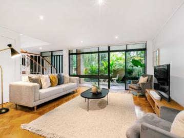 Beautifully renovated townhouse