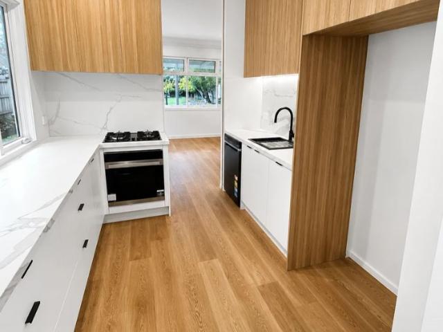 BEAUTIFULLY RENOVATED THREE BEDROOM EDWARDIAN IN PRIME CARNEGIE LOCATION