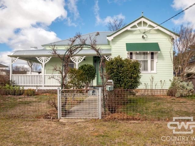 Beautifully Renovated Two Bedroom Cottage
