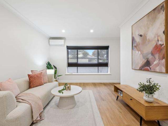 Beautifully Renovated Two Bedroom Unit in a Fantastic Location