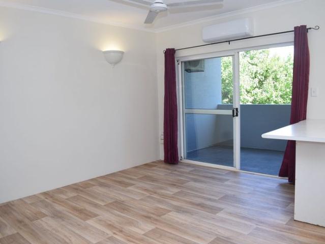 BEAUTIFULLY RENOVATED UNIT – TOP FLOOR LOCATION