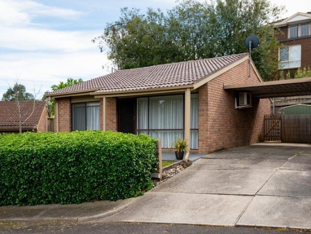 BEAUTIFULLY RENOVATED UNIT WITH NATURE AT YOUR DOORSTEP