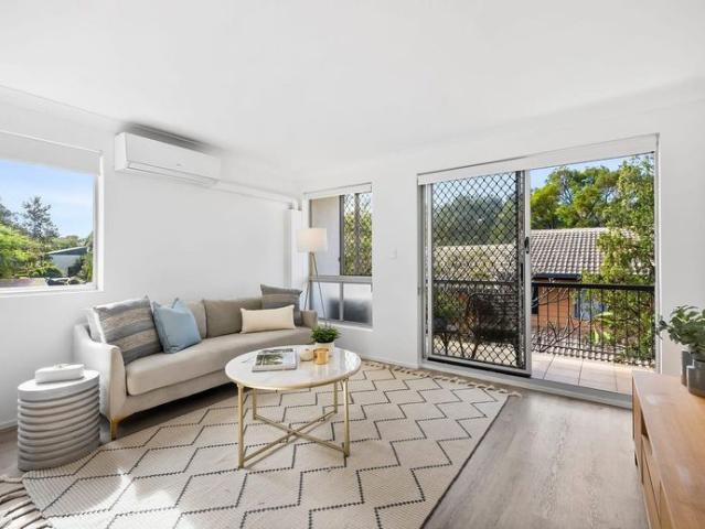 Beautifully Renovated Unit in the Heart of Newmarket