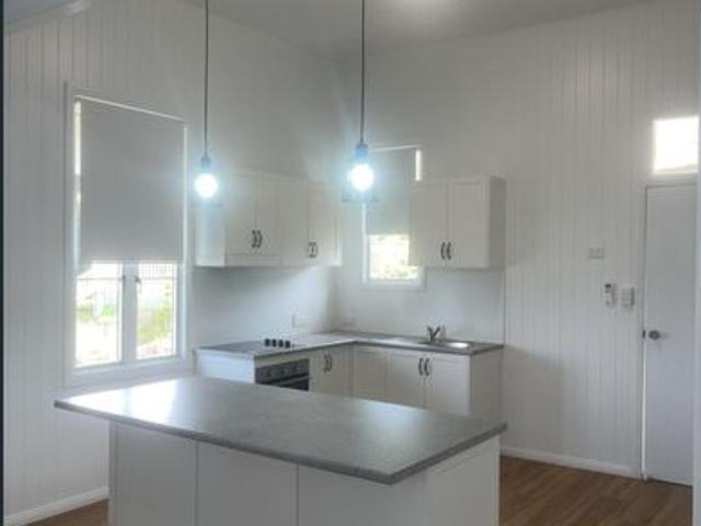 Beautifully Renovated Unit in Great Location