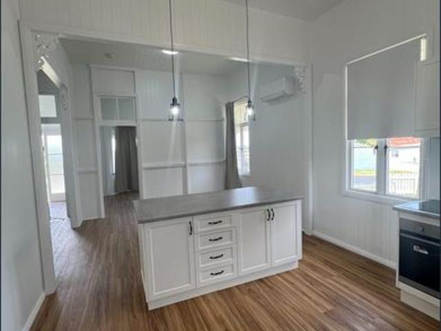Beautifully Renovated Unit in Great Location