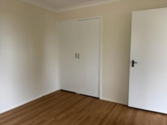 Beautifully Renovated Upstairs Unit – A Must See!