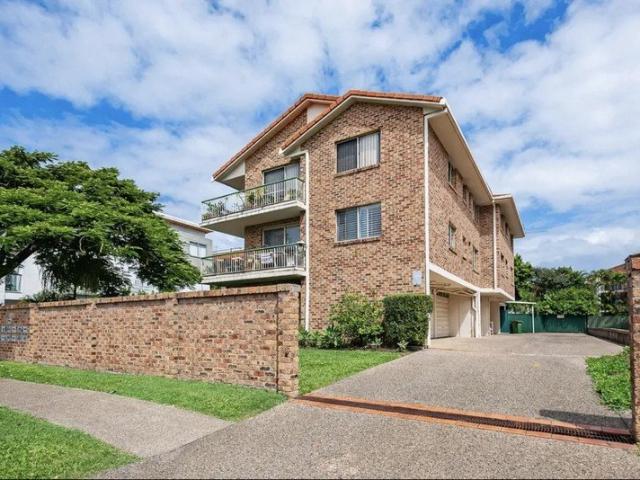 Beautifully Renovated & Vacant Possession Home!