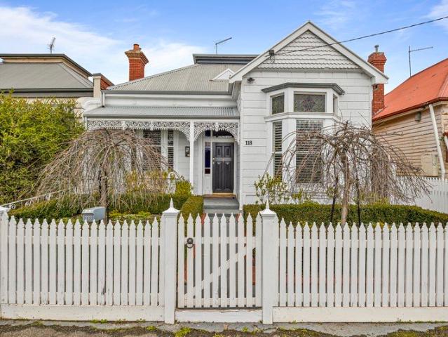 Beautifully Renovated Victorian in A Grade Location