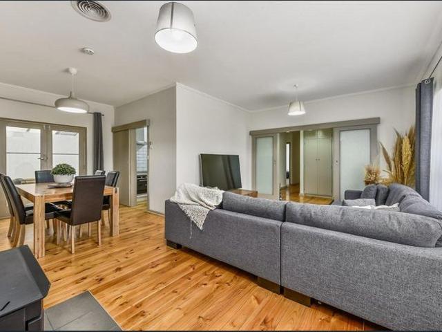 Beautifully Refurbished Home in a Prime Central Location