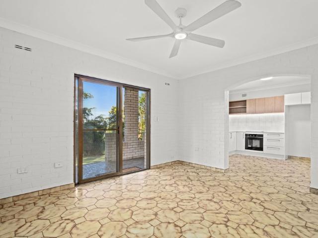 Beautifully refurbished home with bush and ocean views Electricity, water and wifi internet included in rent