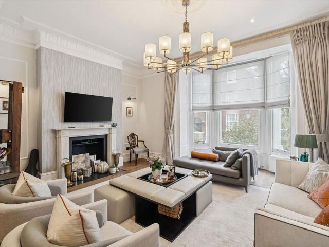 Beautifully refurbished period duplex quietly positioned within an exclusive cul de sac moments from Kensington Gardens and Hyde Park