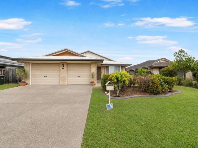 Beautifully Refreshed Family Home with Powered Shed & Side Access