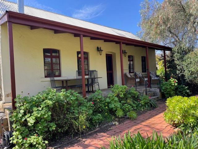 Beautifully restored historic cottage in Bethany