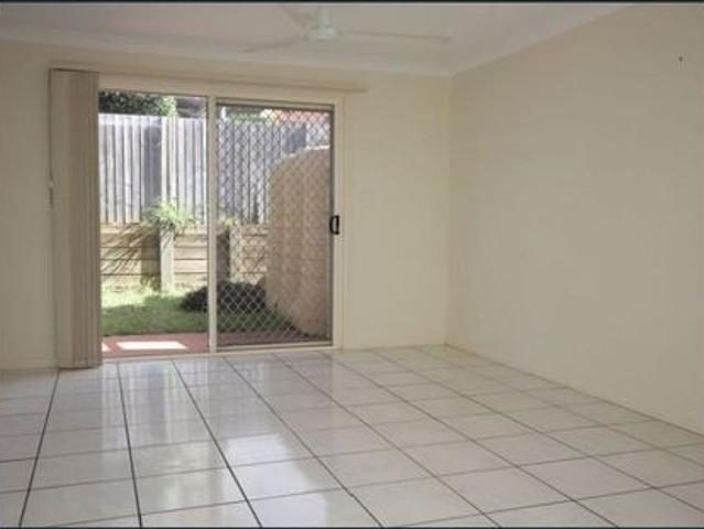 BeautifulRentalHomeFeaturingWell MaintainedInteriorsandGenerouslySizedBedrooms