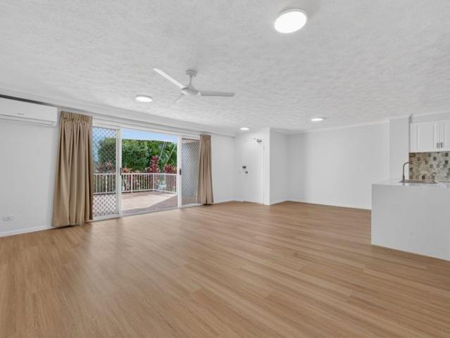Beautify Renovated Apartment in the Heart of Chevron Island