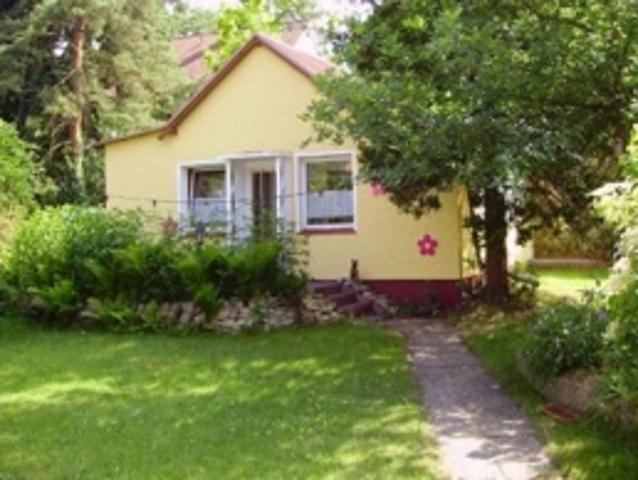 Beauty, cultivated summer cottage with garden in Berlin! Freely on inquiry!