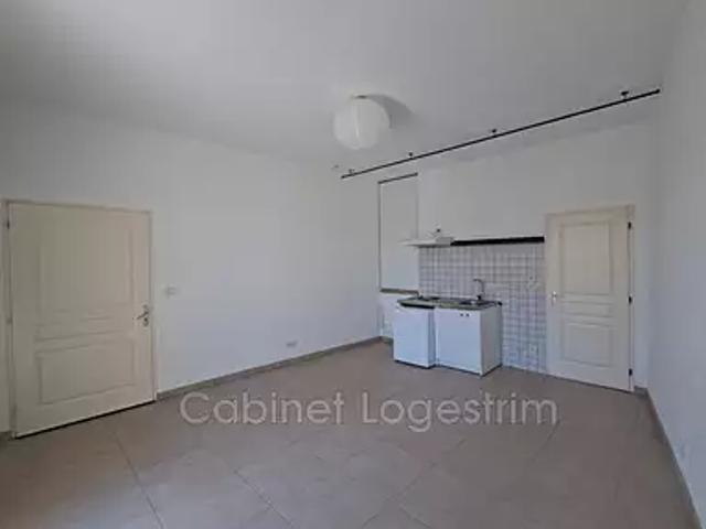 Beauvoisin 30640 Location appartement 1 pièce t1 au dernier étage terrasse