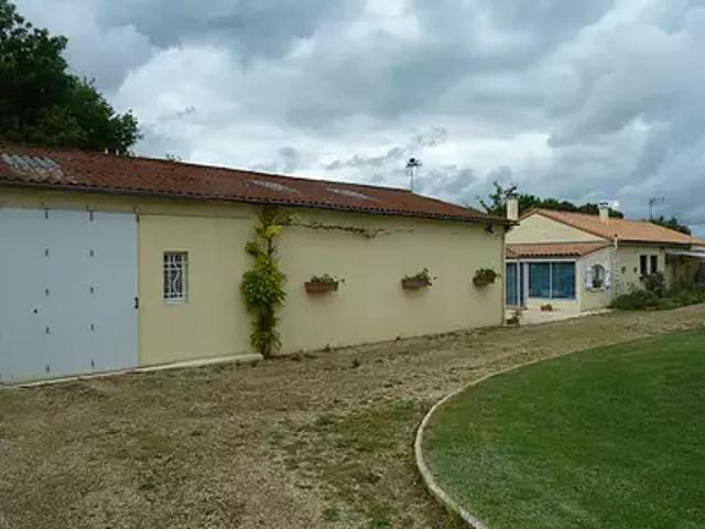 Beauvoir sur Niort 79360 Achat / Vente maison 4 pièces t4 au dernier étage cave