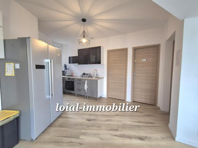 Beauvais Centre ville magnifique appartement proche commodités ! F7 avec 5 chambres, salle d'eau et salle de