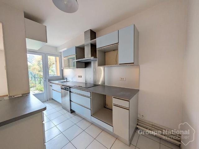 BEAUVAIS PROCHE CENTRE VILLE: MAISON DE 7 PIECES