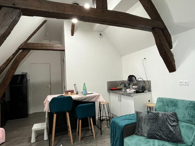 BEAUVAIS PROCHE CENTRE VILLE: T2 dans résidence privée